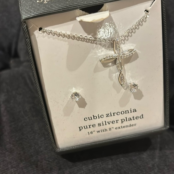 Sparkle Allure CZ Pure Silver Cross 3 piece jewelry Set Studd earrings - Picture 8 of 9